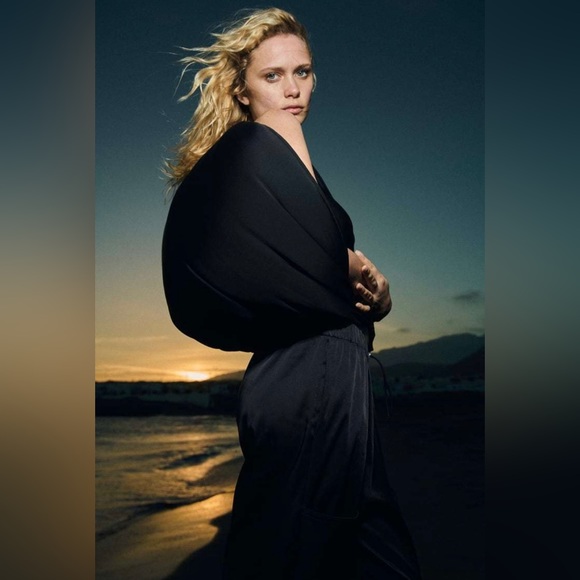 ZARA BALLON TOP WITH ZIPPER SIZE M COLOR BLACK NWT - Picture 5 of 16